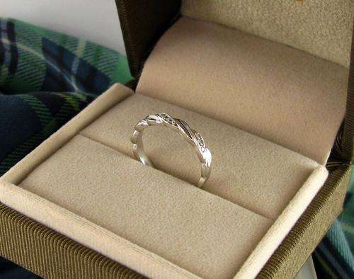 Unusual Vintage 925 Sterling Silver Eternity Ring with Crystals.
