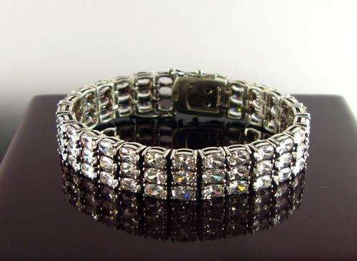 Striking Cartier Style Vintage Retro 925 Sterling Silver Tennis Bracelet with Beautiful Crystal.