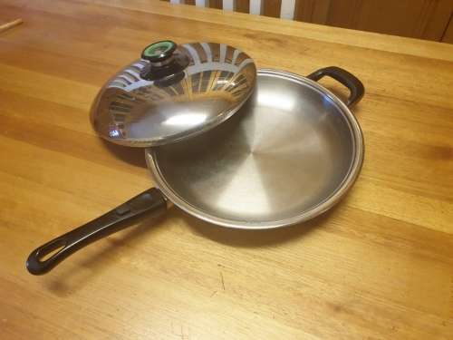 AMC 28cm frying pan