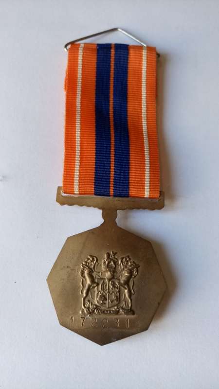 1 x medal