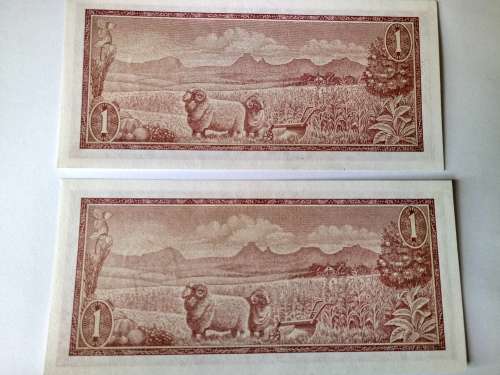 2 x one rand notes in sequince