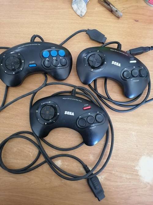 3 x sega game controls