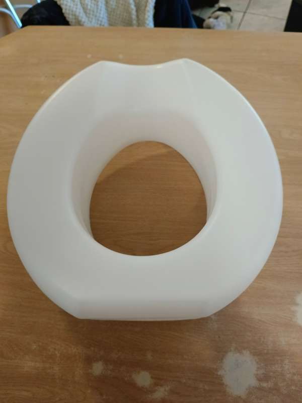 1 x toilet seat racer white