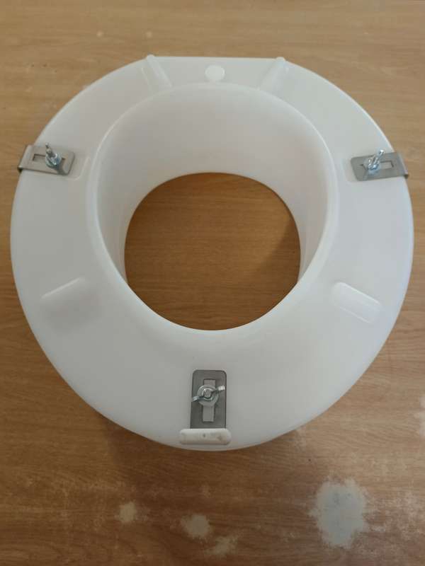 1 x toilet seat racer white
