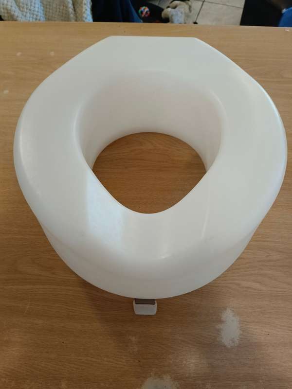 1 x toilet seat racer white