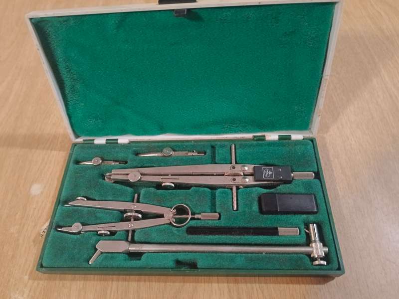 1 x Faber Castell compass set