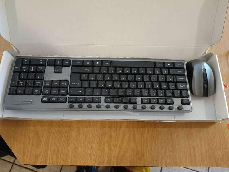 1x wireless keyboard and mouse