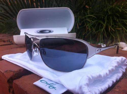 RARE New Oakley Sunglasses Cover Story Grey Lens