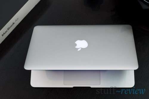 2011 11" Macbook Air i5 1.6GHz / 2GB RAM / 64GB Flash Storage