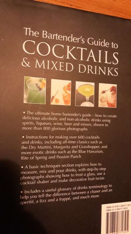 The Bartender's Guide to Cocktails & Mixed Drinks - Stuart Walton