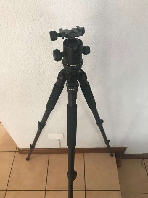 Benro A500F Aluminium Tripod with KB1 Head - Great Condition in bag