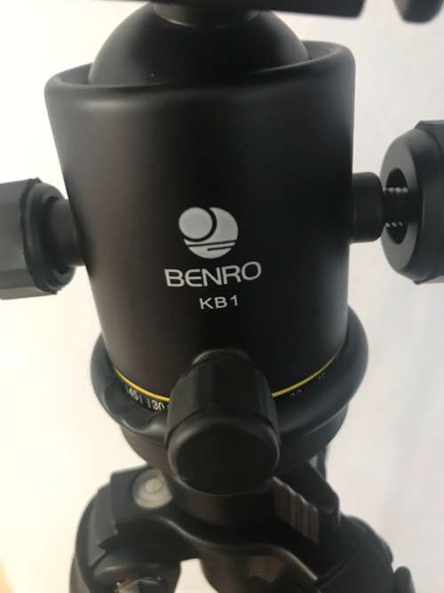 Benro A500F Aluminium Tripod with KB1 Head - Great Condition in bag
