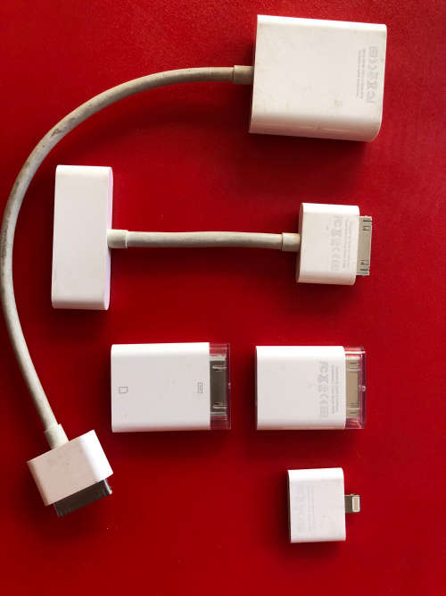 Apple 30 pin Adapters (5 adapters)