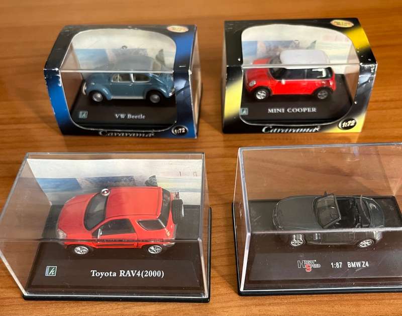 Model Cars Set (BMW, VW Beetle, Rav 4, Mini 7)