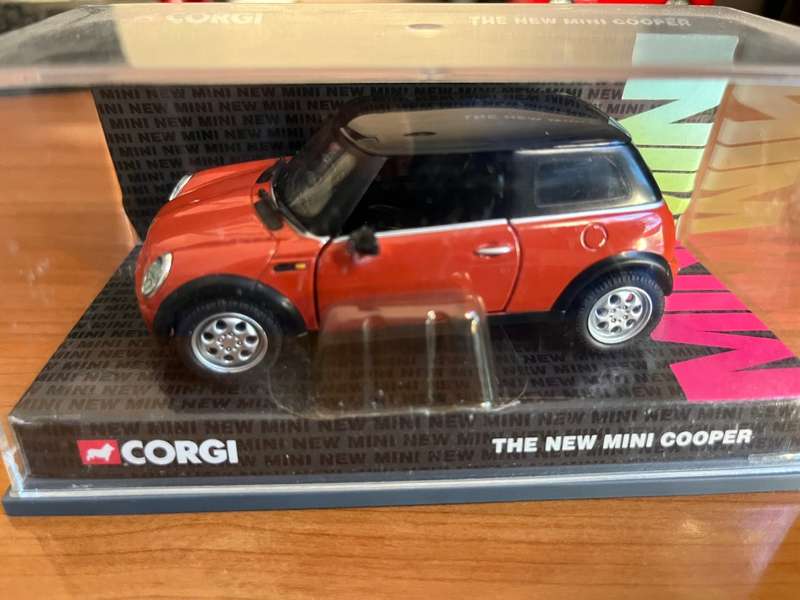 Model Cars Set (BMW, VW Beetle, Rav 4, Mini 7)