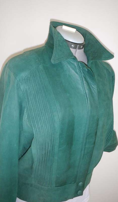 Vintage leather jacket (MUST SEE!!)