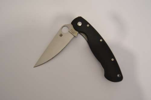 SPYDERCO MILITARY- TACTICAL KNIFE