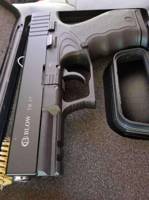 BLOW TR17  GLOCK REPLICA BLANK/PEPPER PISTOL*NO LICENCE NEEDED*