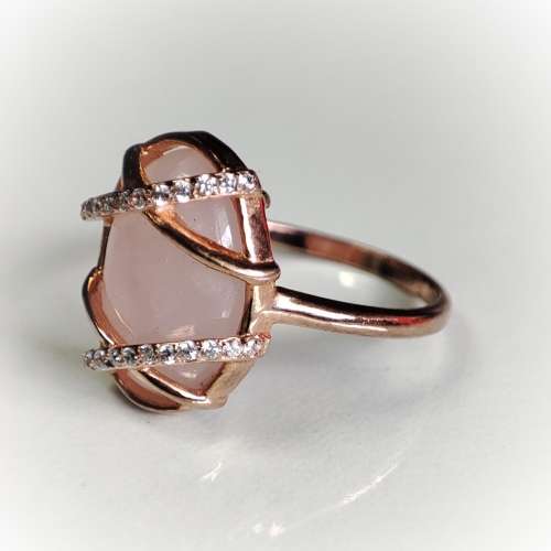 Rose Gold Rose Quartz Ring