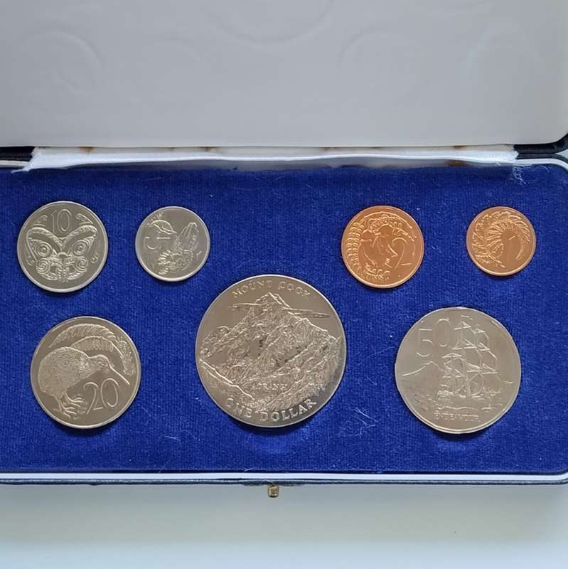 1970 New Zealand Royal Visit Proof Coin Set in Box #C0112