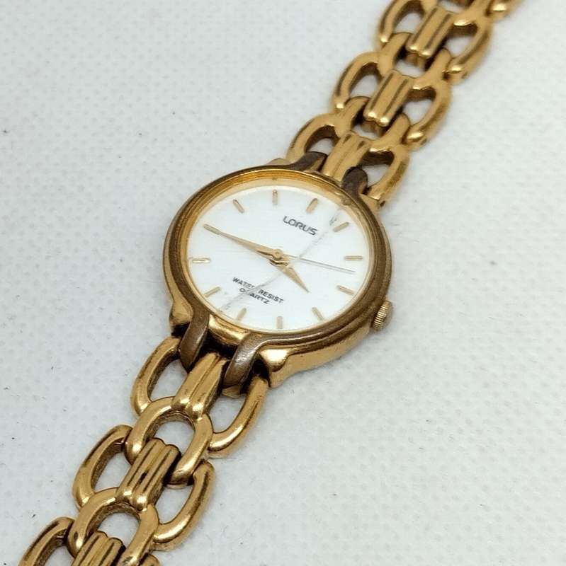 Lorus Ladies Watch with Guarantee Card and Extra Links #W0036