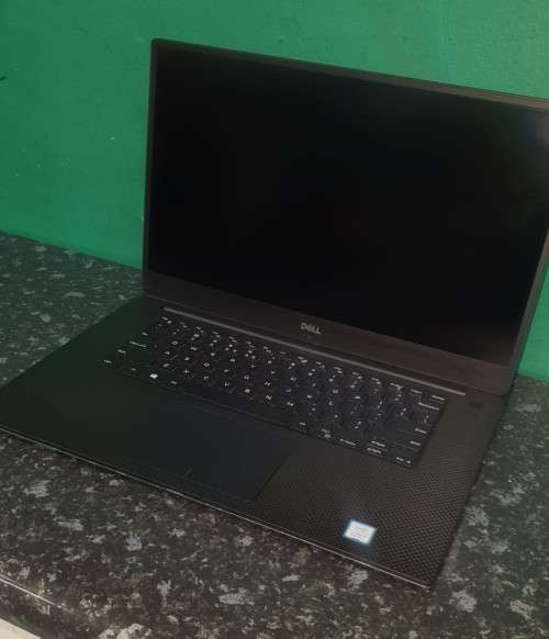 Dell Precision M5530 i7 8850H / 32GB / 512B NVMe SSD / 15` FHD Display - CPO