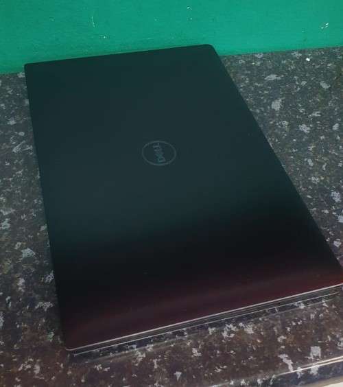 Dell Precision M5530 i7 8850H / 32GB / 512B NVMe SSD / 15` FHD Display - CPO