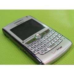 Genuine Blackberry 8830 Smart Phone Boxed with all accessories Unlocked Silver