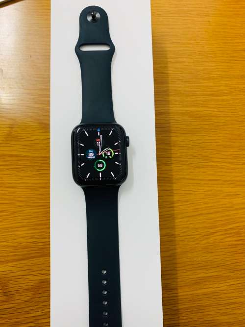 Apple Watch Series 5 GPS, Aluminum, 44mm