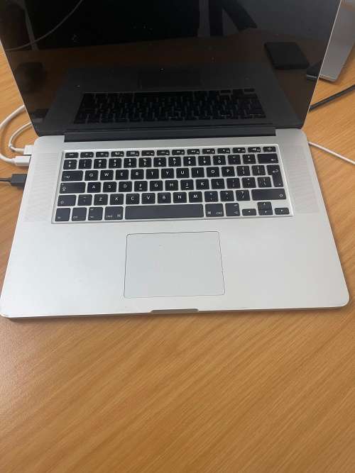 Apple MacBook Pro 15 inch Retina | 2.6GHz Qaud Core i7 | 16GB DDR3 Ram | 128GB SSD | 2014