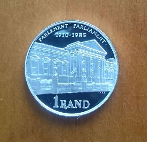 South Africa silver proof one rand in case. PARLIAMENT 1985.