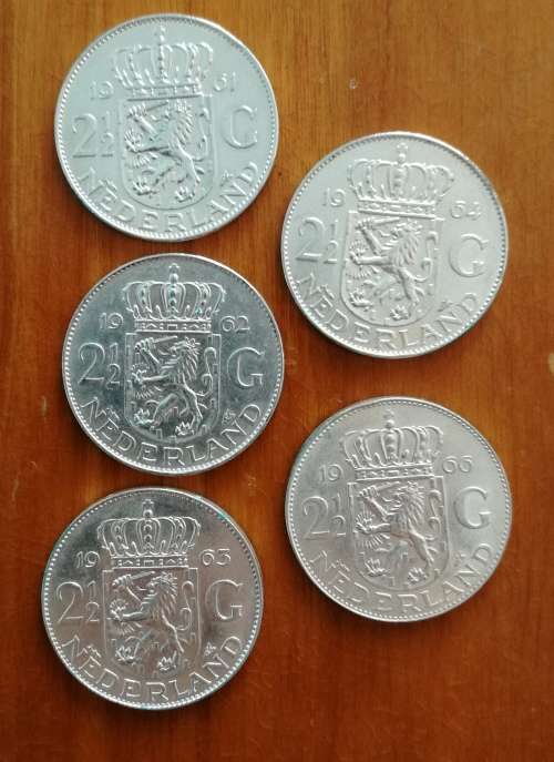 5 x silver AU nederland 2 and half guldens. 72.0% silver.