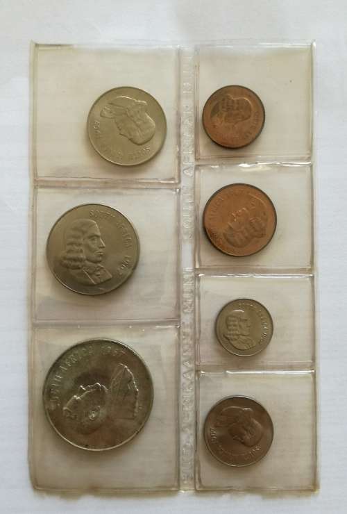 1976 SOUTH AFRICA SILVER ONE RAND MINT PACK.