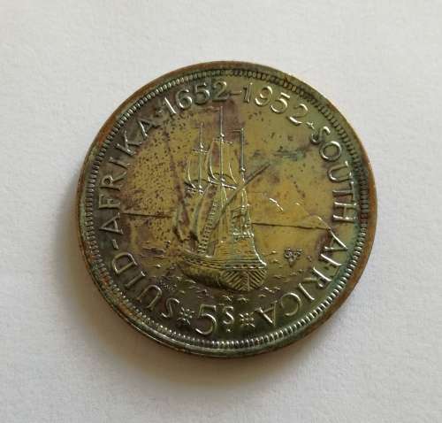 1952 SILVER SOUTH AFRICA 5 SHILLINGS.  GOOD CONDITION.