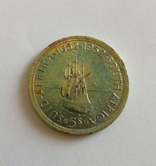 1952 SILVER SOUTH AFRICA 5 SHILLINGS.  GOOD CONDITION.