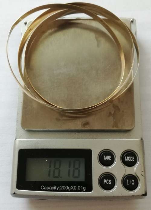 9 Ct Gold bangles X3. ( 18.18 grams )