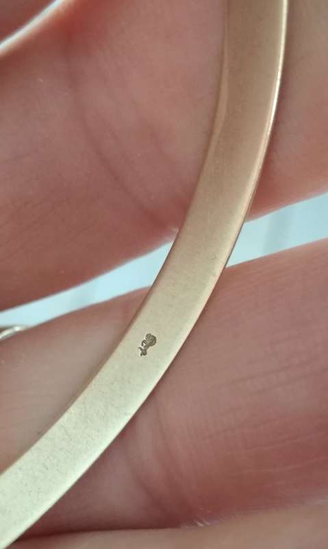 9 Ct Gold bangles X3. ( 18.18 grams )