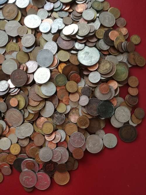 Collection of 4.4 Kilograms of world coins. Some good.