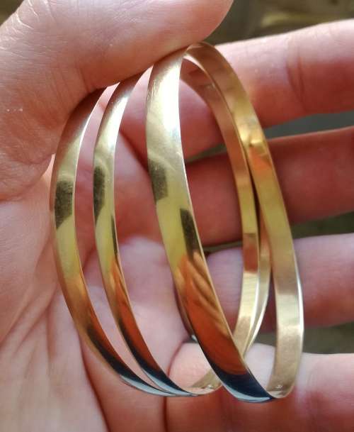 9 Ct Gold bangles X 3. (18.16 Grams ) 2 X 6 mm and one X 4 mm.