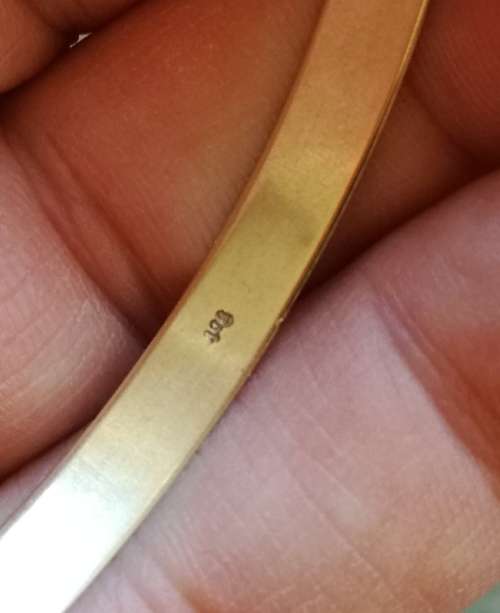 9 Ct Gold bangles X 3. (18.16 Grams ) 2 X 6 mm and one X 4 mm.