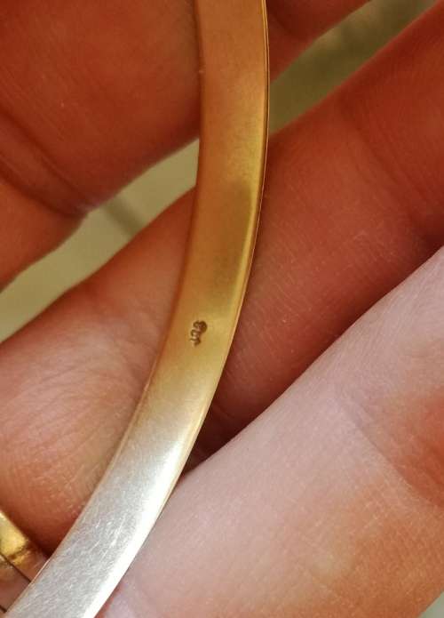 9 Ct Gold bangles X 3. (18.16 Grams ) 2 X 6 mm and one X 4 mm.