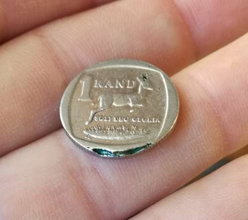 ERROR COIN. ERROR SOUTH AFRICA 2004 R1.