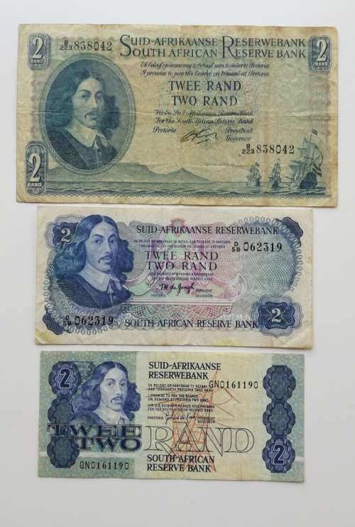 South Africa collection of 3 different old R2 bank notes.
