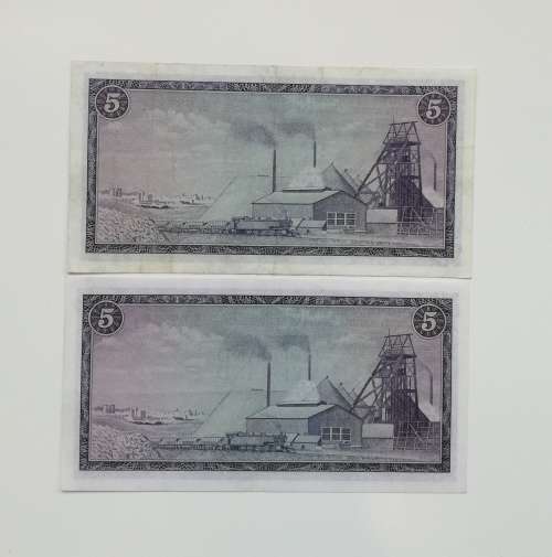 South Africa collection of 2 de Jongh old R5 bank notes. Good condition.