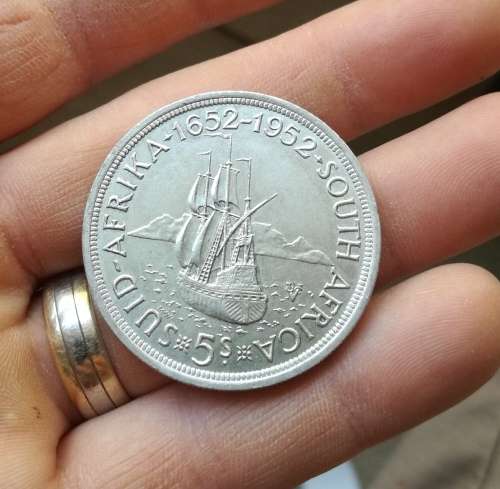 South Africa 1952 Silver 5 Shillings. Good condition.