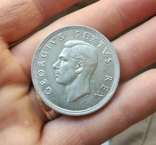 South Africa 1952 Silver 5 Shillings. Good condition.