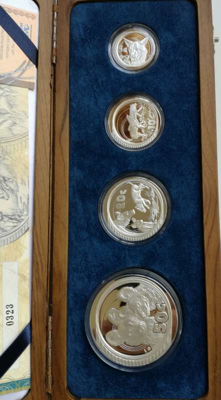 RSA WILDLIFE PRESTIGE SILVER SET. THE AFRICA WILD DOG.