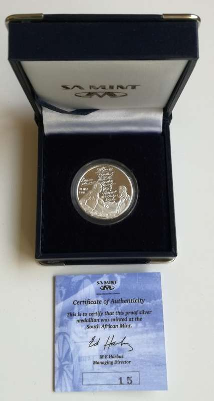 Anglo Boer War ( PEACE ) Proof silver medalion. Rare item!!