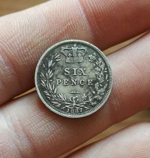 Great Britain Queen Victoria 1887 Silver Sixpence. Good condition.