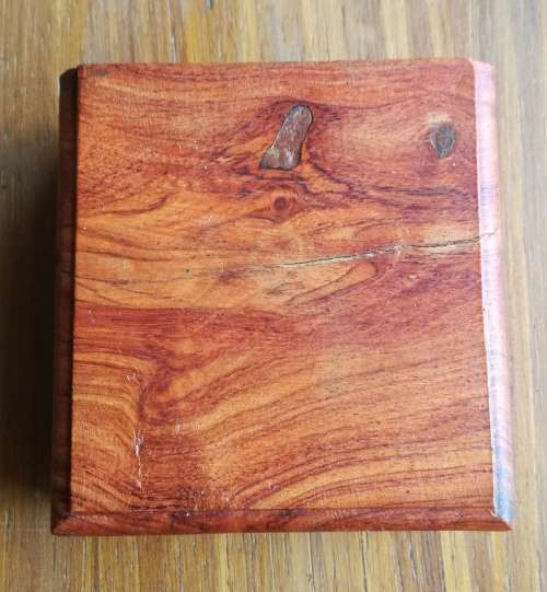South Africa Nelson R. Mandela 1918-2013 coin medal in wooden presentation box.